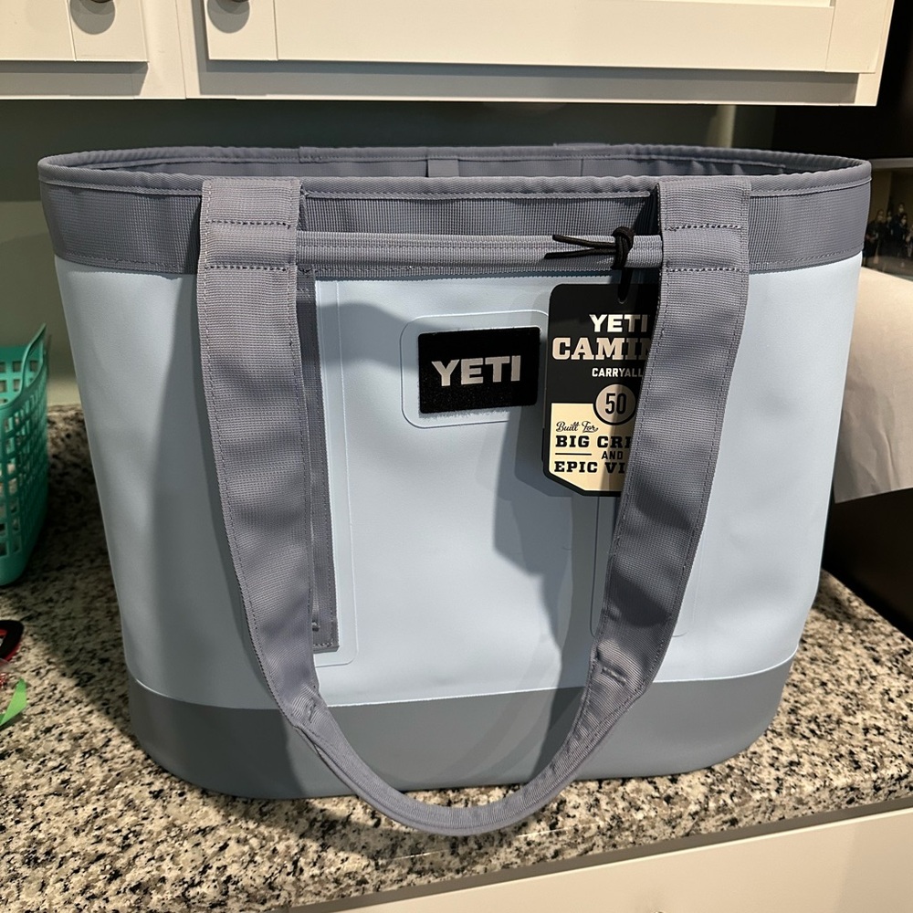 YETI Camino 50 Big Sky Blue